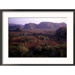 com Mogotes Surround the Valley Floor and the Tobacco Farms, Vinales 