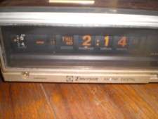 Vintage Emerson Flip AM FM Digital Alarm Clock Radio  