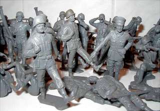 MARX BATTLEGROUND PLAYSET GREY PLASTIC GERMAN WWII SOLDIER~66 PIECE 