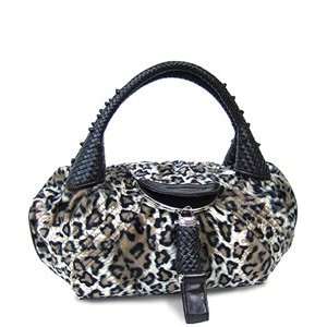  Spy Bag Made of Leopard Print Faux Fur 