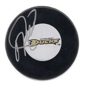 Teemu Selanne Autographed Puck   Autographed NHL Pucks