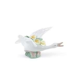 Lladro Flying Duck with Yellow Lilies:  Kitchen & Dining