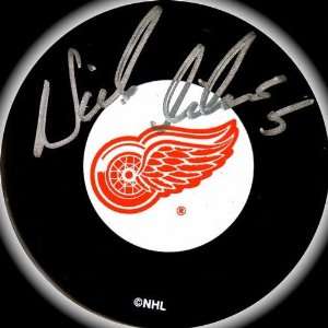  Autographed Nicklas Lidstrom Puck   Ice   Autographed NHL 