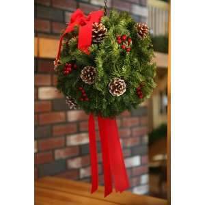    Worcester Christmas Wreath Classic Christmas Ball: Home & Kitchen