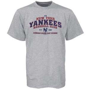  Majestic New York Yankees Ash Fan Club T shirt: Sports 