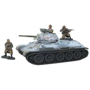  17602 Russian T 34/76 Tank with Figures Toys & Games