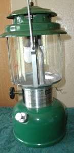 Vintage Coleman Lantern 220K GREEN 1982   2 MANTEL  