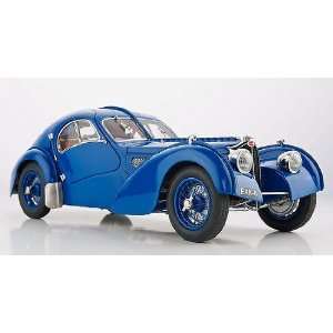  Replicarz CMC083 1938 Bugatti 57SC Atlantic Blue with Tan 