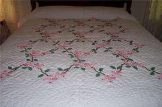 STEARNS & FOSTERS APPLIQUED DOGWOOD QUILT, ``MADE IN AMERICA  