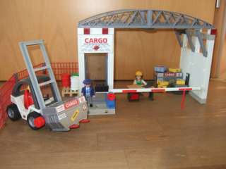 Playmobil Flughafen Cargohalle mit Gabelstapler in Nordrhein Westfalen 