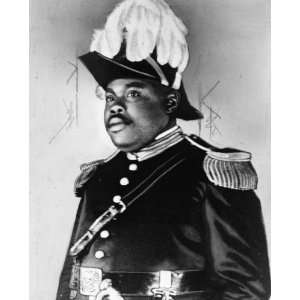  1923 photo Marcus Garvey, half length portrait, facing 