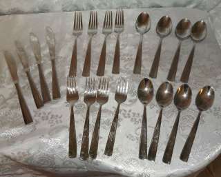 Pfaltzgraff 20 piece Flatware Set Silverware Spoons Forks Knifes 