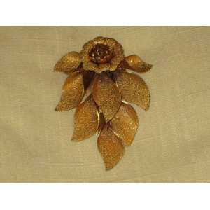  Vintage Gold Tone Flower Power Brooch Pin (not signed 