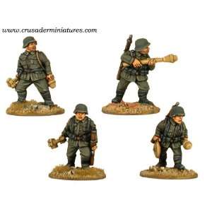   Miniatures   World War II German Tank Hunters (4) Toys & Games