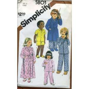  Simplicity Boys and Girls Pajamas and Robe Sewing Pattern 